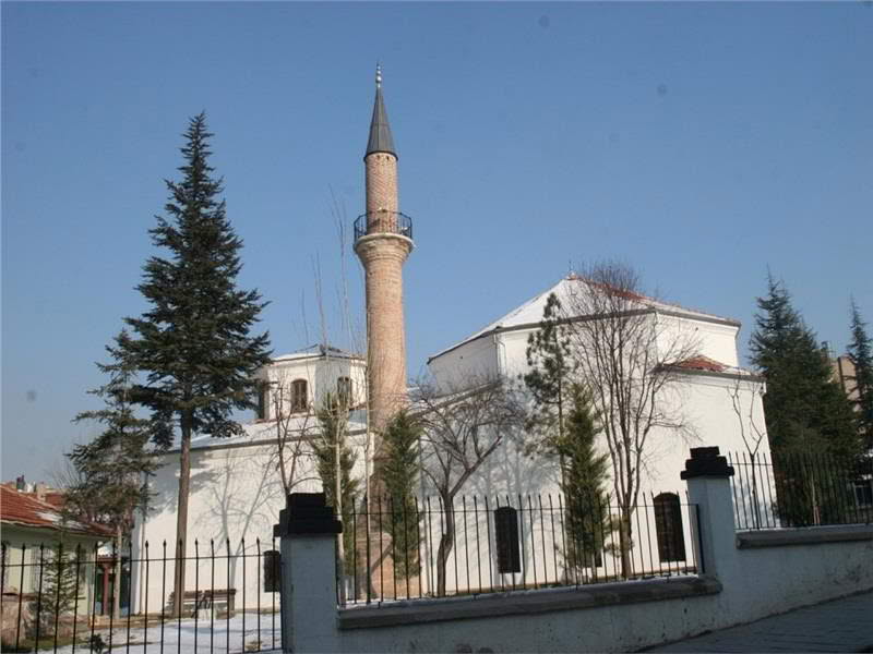 Ak (İshak Fakıh) Camii