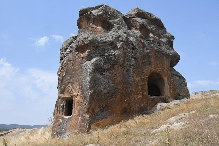 Delikli Kaya Nekropolü